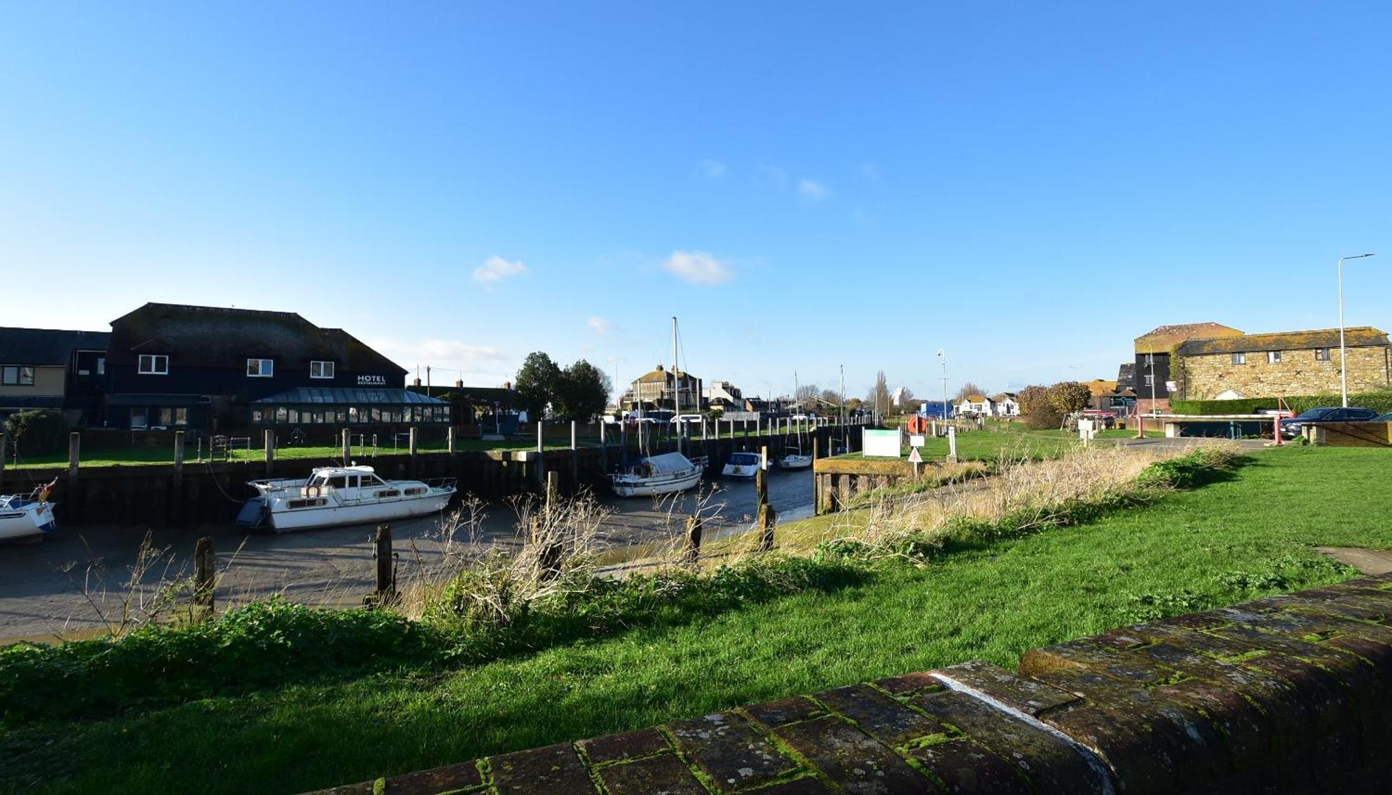 Tilling View With Private Parking Rye Bagian luar foto